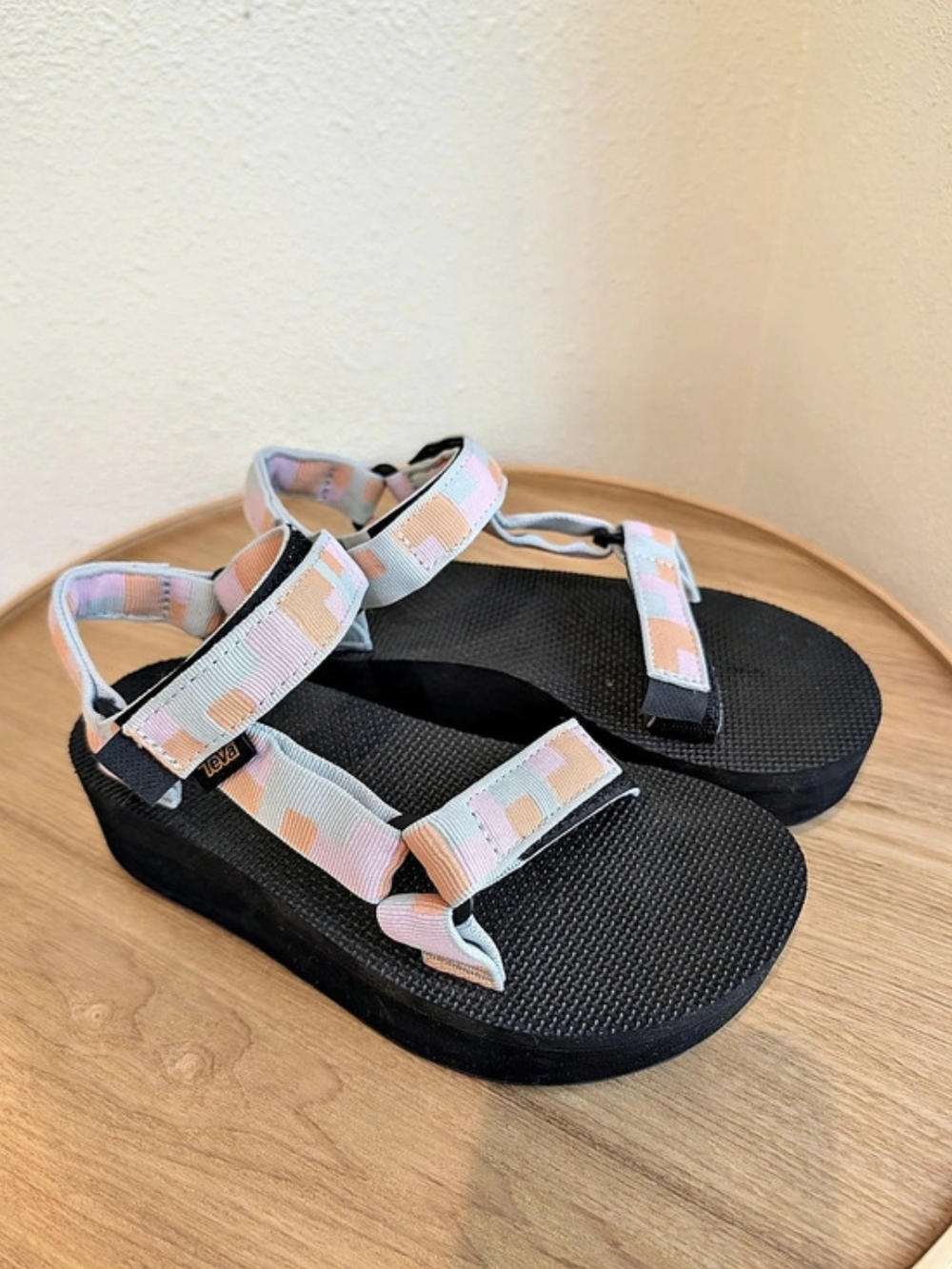 Teva Flatform Universal Sandals Black & Pink US 5 New